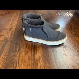Toms Paxton slip on